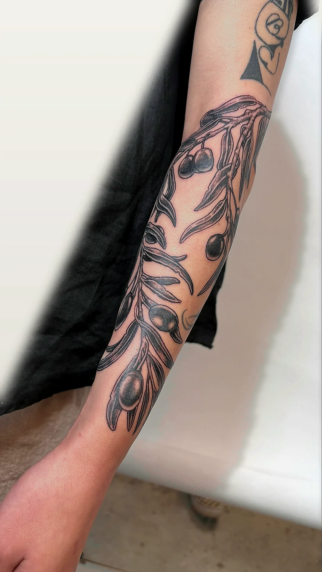 Blackwork Tattoo von Lloyd Salomon in Bremen – Motiv 027
