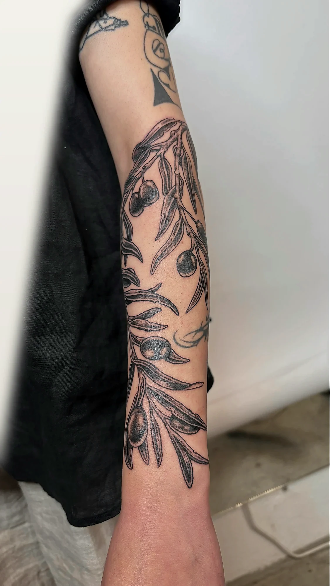 Blackwork Tattoo von Lloyd Salomon in Bremen – Motiv 028